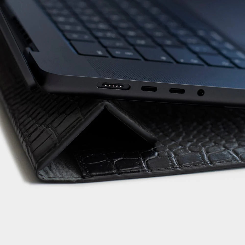 BLACK LIZARD TEXTURE PERSONALIZED LAPTOP SLEEVE WITH STAND